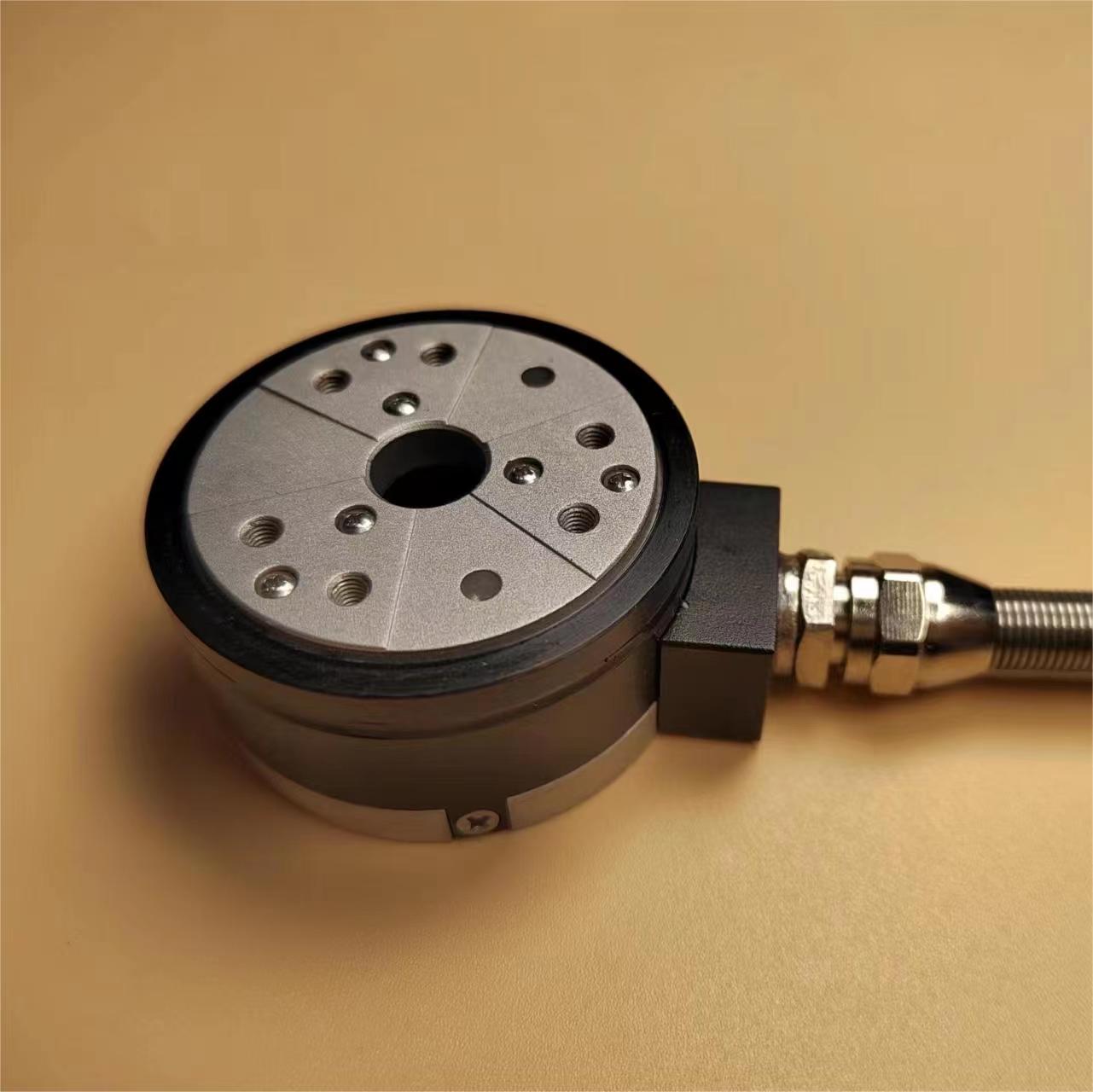 六維力傳感器的內部算法會解耦各個方向的力和力矩的干擾